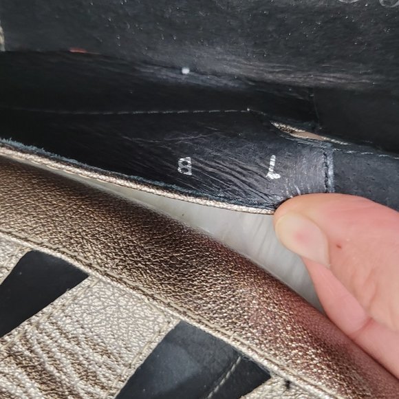 Roberto Capucci Square Toe Cut Out Dress Shoes Metallic Brooze Low Heel 7 - Picture 5 of 8